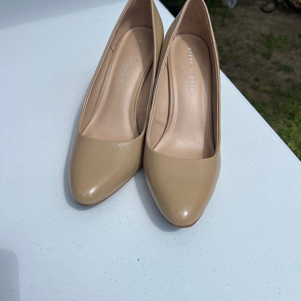 Kate and Kate Tan heels
